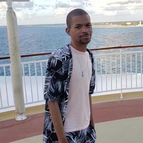 Meet your Posher, Jared - Picture 1 of 1